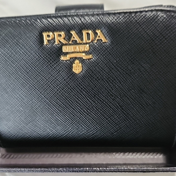 Prada wallet - Picture 3 of 4